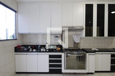 Casa para alugar com 220m², 5 quartos e 2 vagasCozinha
