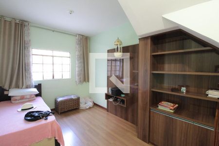 Casa para alugar com 220m², 5 quartos e 2 vagasQuarto 3