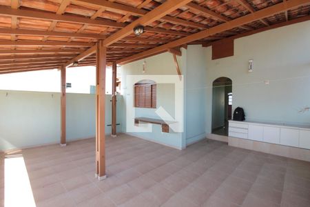 Casa para alugar com 220m², 5 quartos e 2 vagasVaranda