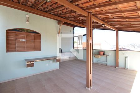 Casa para alugar com 220m², 5 quartos e 2 vagasVaranda