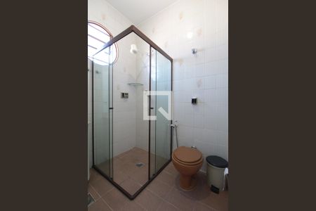 Casa para alugar com 220m², 5 quartos e 2 vagasBanheiro Social 1