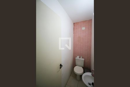 Casa de condomínio à venda com 109m², 2 quartos e 3 vagasBanheiro 1