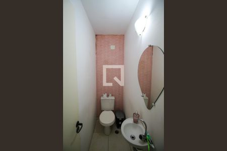 Casa de condomínio à venda com 109m², 2 quartos e 3 vagasBanheiro 1