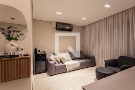 Sala de apartamento à venda com 2 quartos, 77m² em Moema, São Paulo
