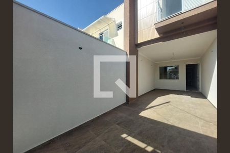 Casa à venda com 110m², 3 quartos e 2 vagasGaragem