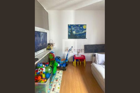 Sala de apartamento à venda com 2 quartos, 46m² em Califórnia, Contagem