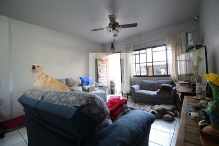 Casa à venda com 250m², 3 quartos e 3 vagasSala