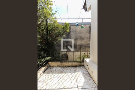 Casa à venda com 90m², 2 quartos e 1 vaga Casa à venda com 90m², 2 quartos e 1 vagaVaranda