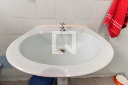 Casa à venda com 90m², 2 quartos e 1 vaga Casa à venda com 90m², 2 quartos e 1 vagaBanheiro