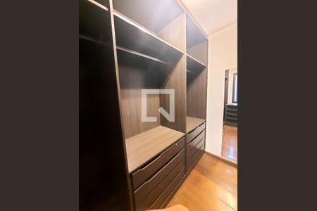 Apartamento à venda com 75m², 2 quartos e 1 vagaCloset da suíte 1