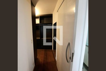 Apartamento à venda com 75m², 2 quartos e 1 vagaEntrada do closet 1
