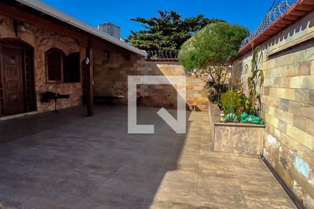 Pátio  de casa à venda com 3 quartos, 231m² em Alípio de Melo, Belo Horizonte