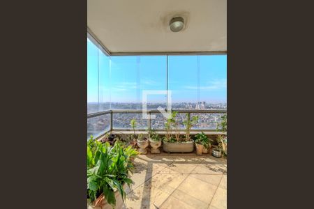 Varanda de apartamento para alugar com 4 quartos, 298m² em Vila Suzana, São Paulo