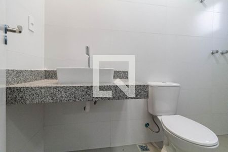 Casa à venda com 160m², 4 quartos e 4 vagas Casa à venda com 160m², 4 quartos e 4 vagasBanheiro da suíte