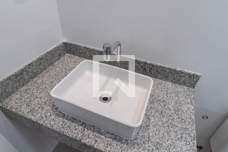 Casa à venda com 160m², 4 quartos e 4 vagas Casa à venda com 160m², 4 quartos e 4 vagasBanheiro da suíte
