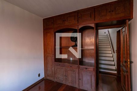 Casa para alugar com 365m², 5 quartos e 6 vagas Casa para alugar com 365m², 5 quartos e 6 vagasQuarto