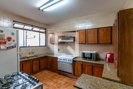 Casa para alugar com 365m², 5 quartos e 6 vagas Casa para alugar com 365m², 5 quartos e 6 vagasCozinha