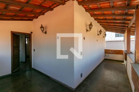 Casa para alugar com 365m², 5 quartos e 6 vagas Casa para alugar com 365m², 5 quartos e 6 vagasÁrea comum