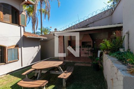 Casa para alugar com 365m², 5 quartos e 6 vagas Casa para alugar com 365m², 5 quartos e 6 vagasÁrea comum