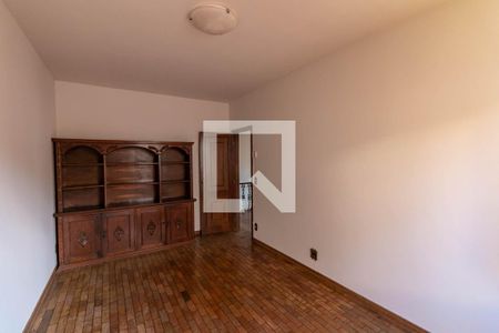 Casa para alugar com 365m², 5 quartos e 6 vagas Casa para alugar com 365m², 5 quartos e 6 vagasQuarto