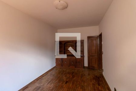 Casa para alugar com 365m², 5 quartos e 6 vagas Casa para alugar com 365m², 5 quartos e 6 vagasQuarto