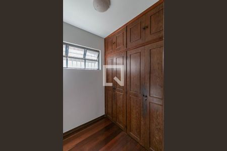 Casa para alugar com 365m², 5 quartos e 6 vagas Casa para alugar com 365m², 5 quartos e 6 vagasQuarto