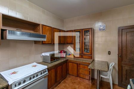 Casa para alugar com 365m², 5 quartos e 6 vagas Casa para alugar com 365m², 5 quartos e 6 vagasCozinha