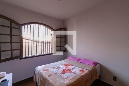 Casa para alugar com 365m², 5 quartos e 6 vagas Casa para alugar com 365m², 5 quartos e 6 vagasQuarto