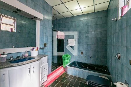 Casa para alugar com 365m², 5 quartos e 6 vagas Casa para alugar com 365m², 5 quartos e 6 vagasBanheiro Quarto