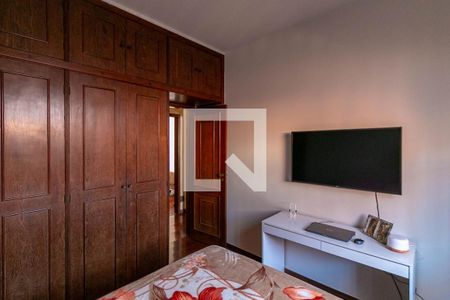 Casa para alugar com 365m², 5 quartos e 6 vagas Casa para alugar com 365m², 5 quartos e 6 vagasQuarto