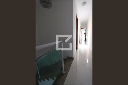 Casa à venda com 336m², 3 quartos e 2 vagasEscada