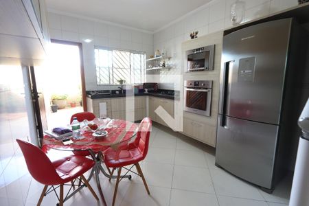Casa à venda com 336m², 3 quartos e 2 vagasCopa/Cozinha