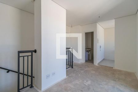 Sala de apartamento à venda com 2 quartos, 68m² em Jardim Tupanci, Barueri
