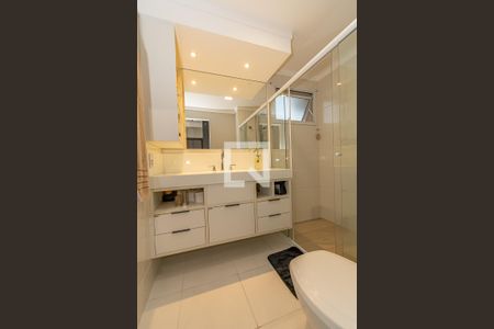 Apartamento à venda com 137m², 3 quartos e 3 vagas Apartamento à venda com 137m², 3 quartos e 3 vagasBanheiro da Suíte 1