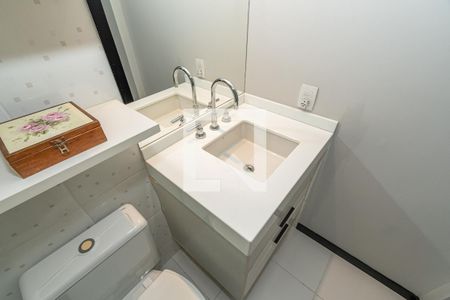 Apartamento à venda com 137m², 3 quartos e 3 vagas Apartamento à venda com 137m², 3 quartos e 3 vagasDetalhe Banheiro da Suíte 2