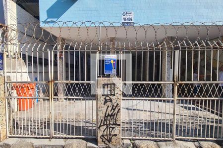 Apartamento à venda com 68m², 2 quartos e sem vaga Apartamento à venda com 68m², 2 quartos e sem vagaFachada do Condomínio com placa