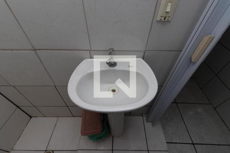 Casa à venda com 160m², 4 quartos e 3 vagas Casa à venda com 160m², 4 quartos e 3 vagas2 ° piso Banheiro