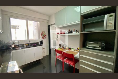 Apartamento à venda com 178m², 4 quartos e 4 vagas Apartamento à venda com 178m², 4 quartos e 4 vagasCozinha