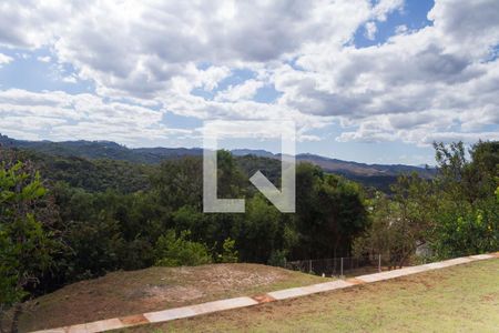 Casa de condomínio à venda com 356m², 4 quartos e 2 vagasquintal