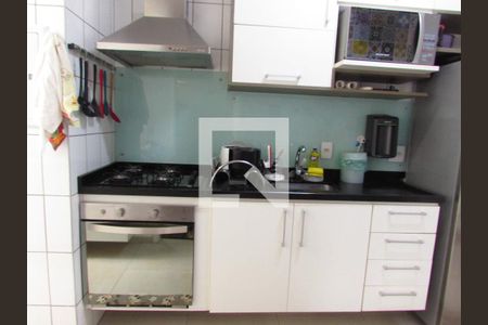 Apartamento à venda com 96m², 2 quartos e 2 vagasCozinha 