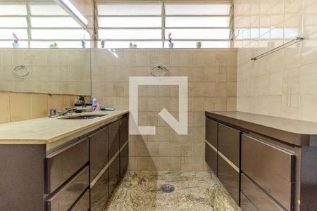 Casa à venda com 441m², 5 quartos e 4 vagasBanheiro da Suíte 2