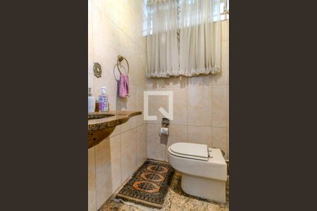 Casa à venda com 441m², 5 quartos e 4 vagasLavabo