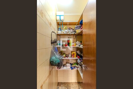 Casa à venda com 441m², 5 quartos e 4 vagasDespensa