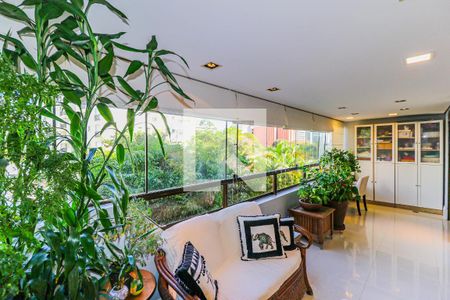 Apartamento à venda com 188m², 4 quartos e 3 vagasVaranda