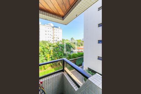 Apartamento à venda com 188m², 4 quartos e 3 vagasVaranda Suíte 1