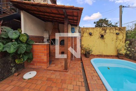 Casa à venda com 400m², 4 quartos e 2 vagas Casa à venda com 400m², 4 quartos e 2 vagasQuintal