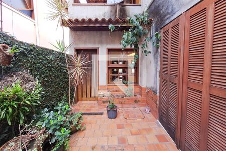 Casa à venda com 400m², 4 quartos e 2 vagas Casa à venda com 400m², 4 quartos e 2 vagasJardim