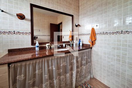 Casa à venda com 400m², 4 quartos e 2 vagas Casa à venda com 400m², 4 quartos e 2 vagasBanheiro Social