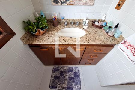 Casa à venda com 400m², 4 quartos e 2 vagas Casa à venda com 400m², 4 quartos e 2 vagasBanheiro da Suíte