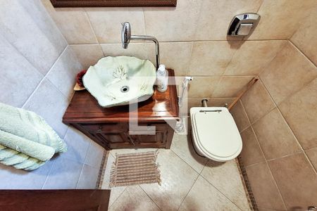 Casa à venda com 400m², 4 quartos e 2 vagas Casa à venda com 400m², 4 quartos e 2 vagasLavabo